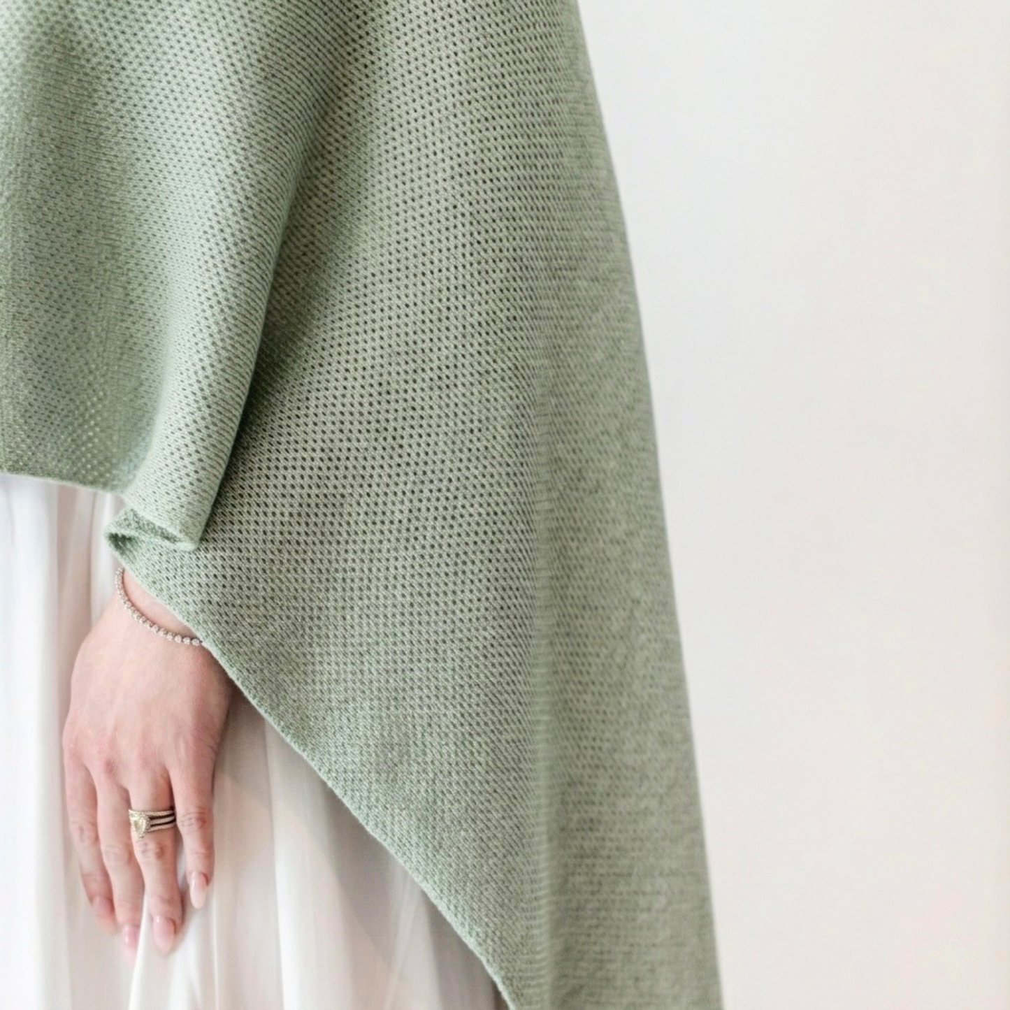 Nestling Baby™ Nursing Cover